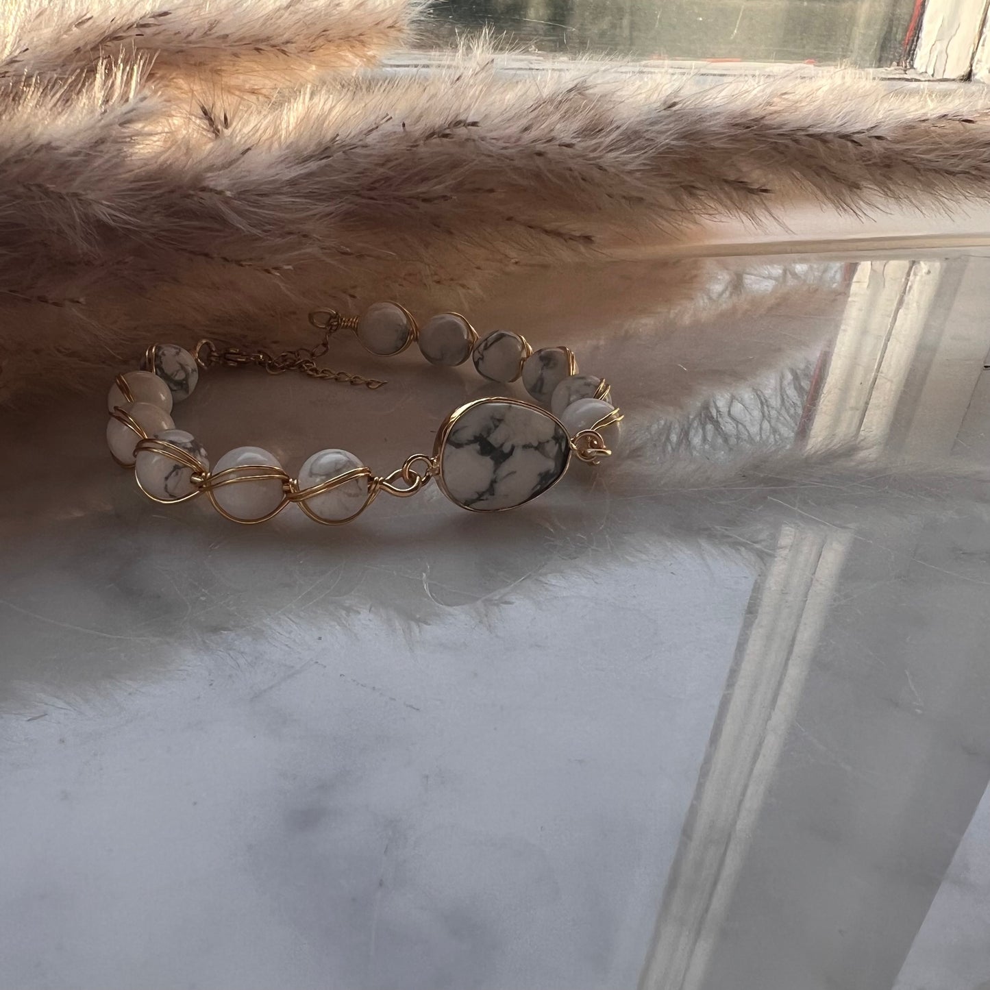 Stelt armband - Howlite