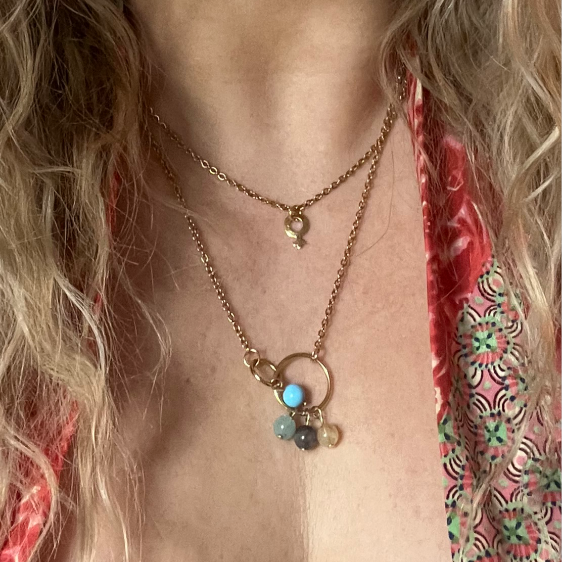 Femme - Halsband och örhängen (ord. pris 224kr-249kr)