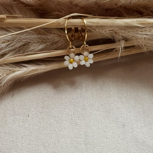 Örhängen - små gula blommor